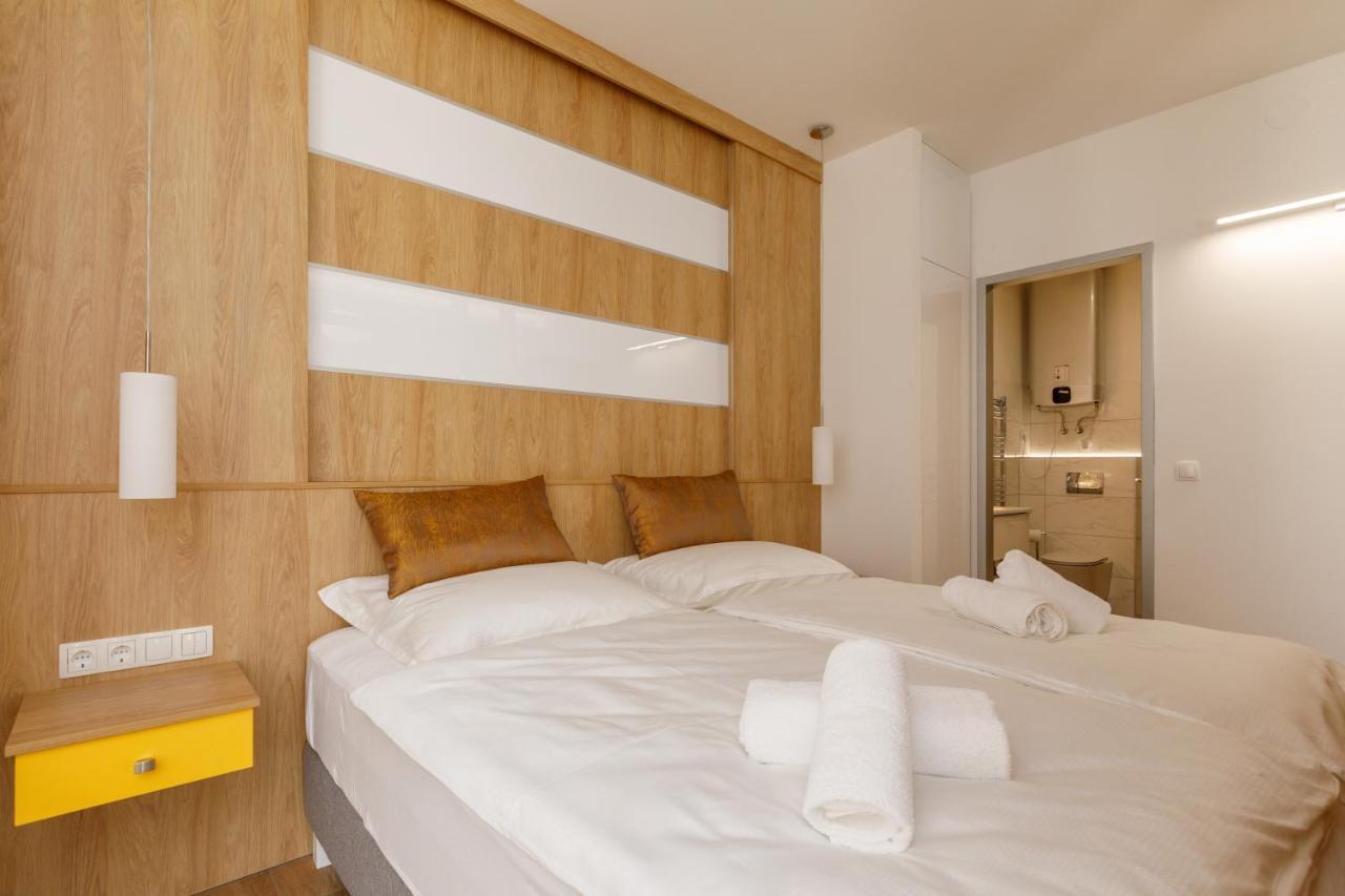 La Bella Centrum Apartmanok Piros/Sarga Heviz Exterior foto
